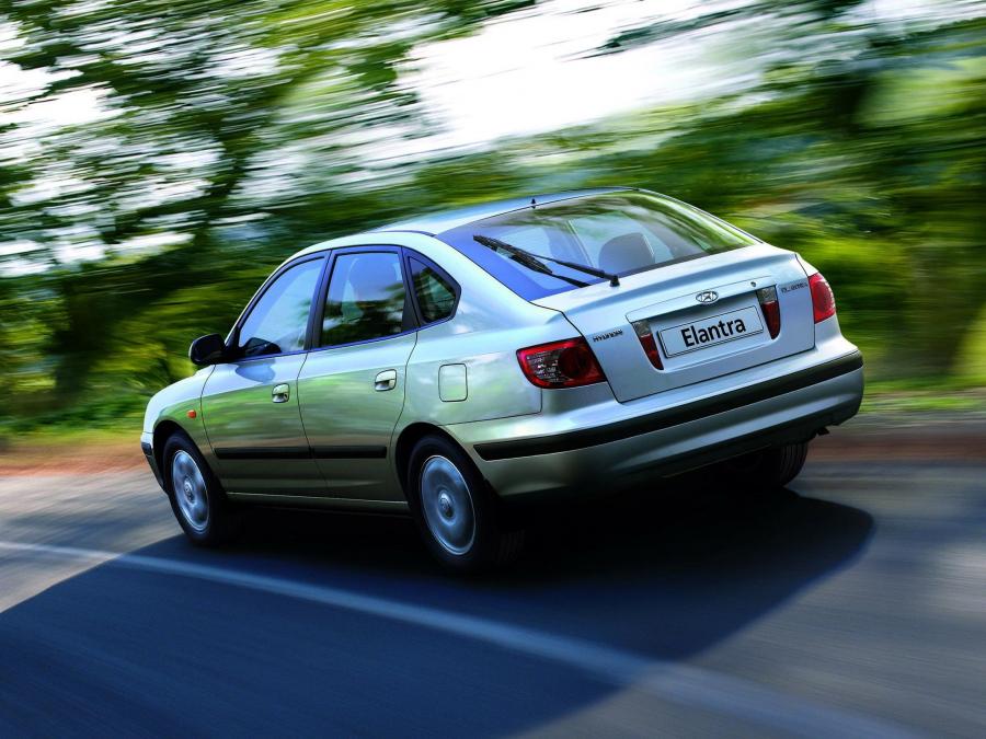 Hyundai Elantra Hatchback 2003 года  (фото 2 из 4)